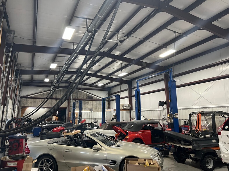 More Photos Of 7 Colonel Dr, Bourne Auto Repair For Sale