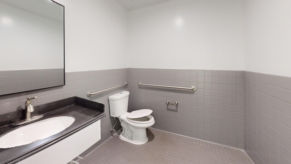 More Photos Of 1415 W Magnolia Blvd, Burbank Office Residential For Sale