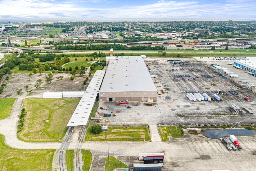 More Photos Of 3501 Jourdan Rd, New Orleans Distribution For Lease