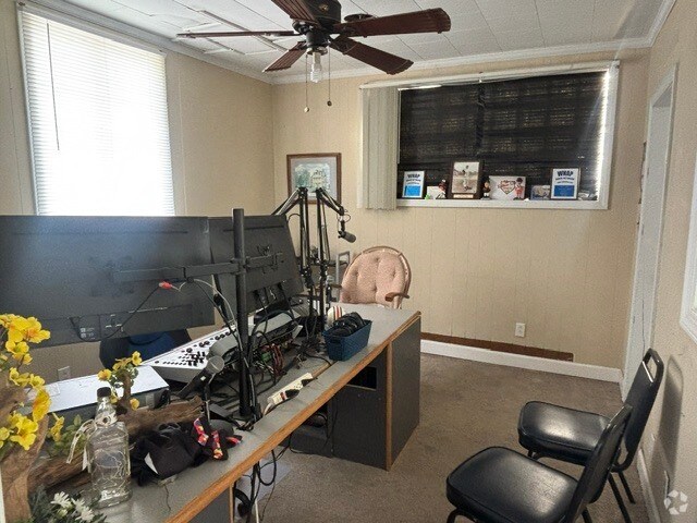 More Photos Of 150 S Mesa Dr, Hopewell Office For Sale