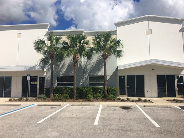 More Photos Of 5701 Country Lakes Dr, Fort Myers Service For Lease