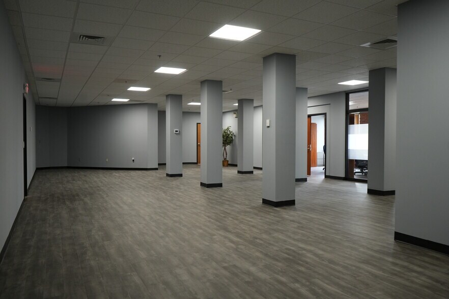 More Photos Of 27 Siemon Company Dr, Watertown Light Distribution For Lease