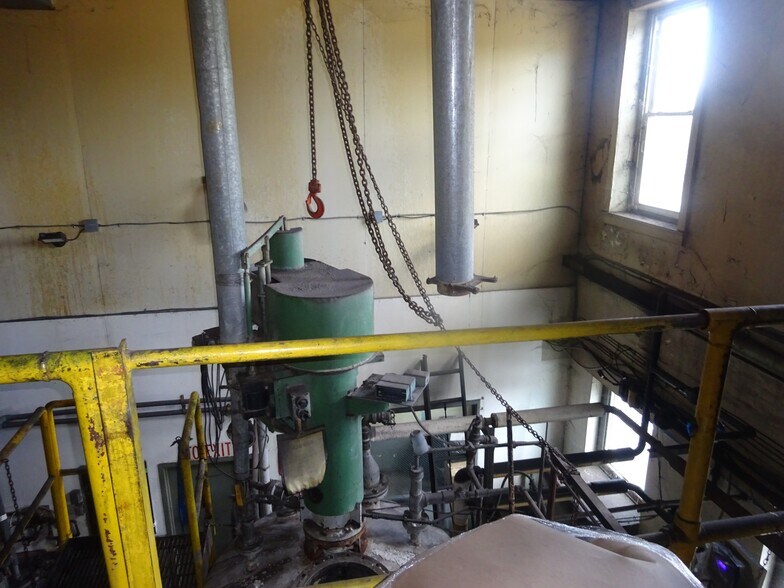 More Photos Of 3146 Marion St, Laureldale Manufacturing For Sale