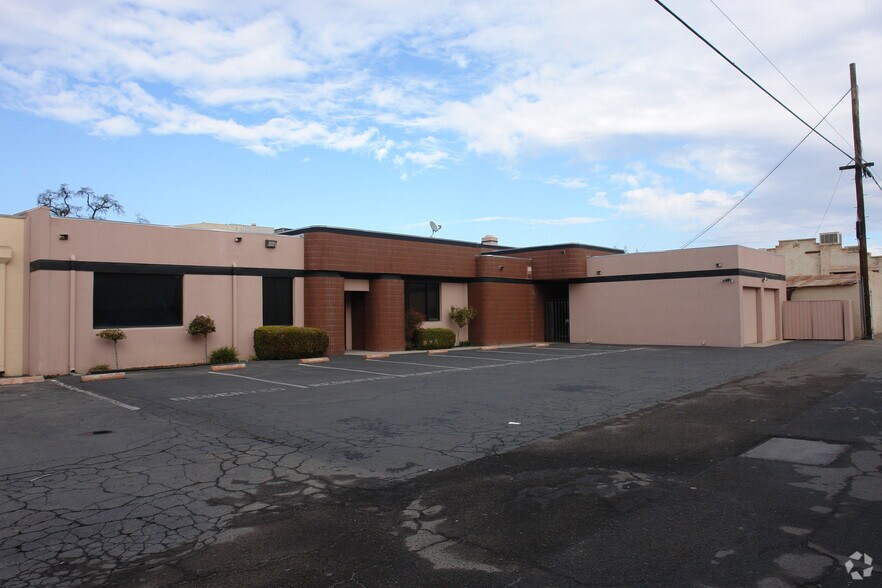 More Photos Of 513-519 W Center St, Visalia Coworking Space