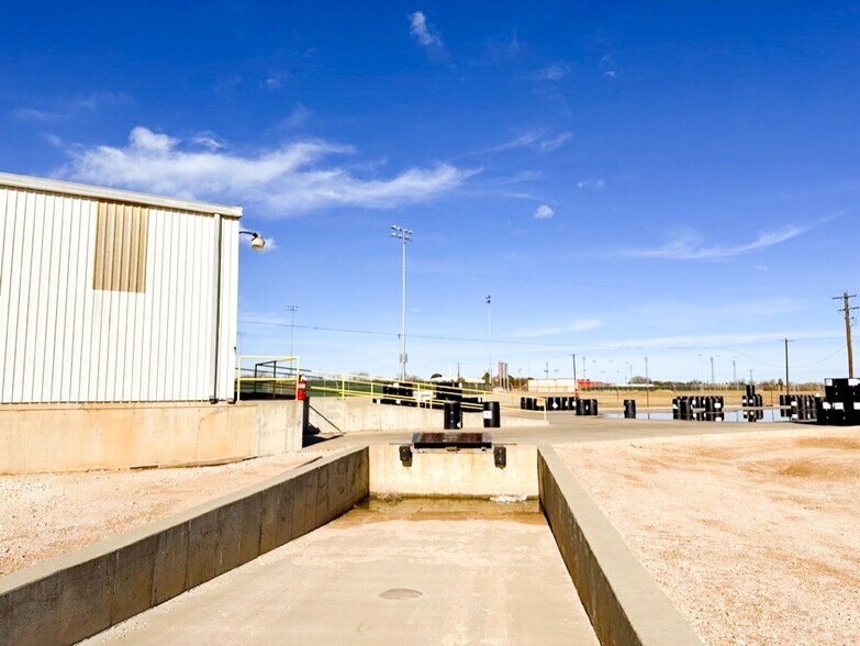 More Photos Of 3464 State Road 301, Sundown Warehouse For Sale