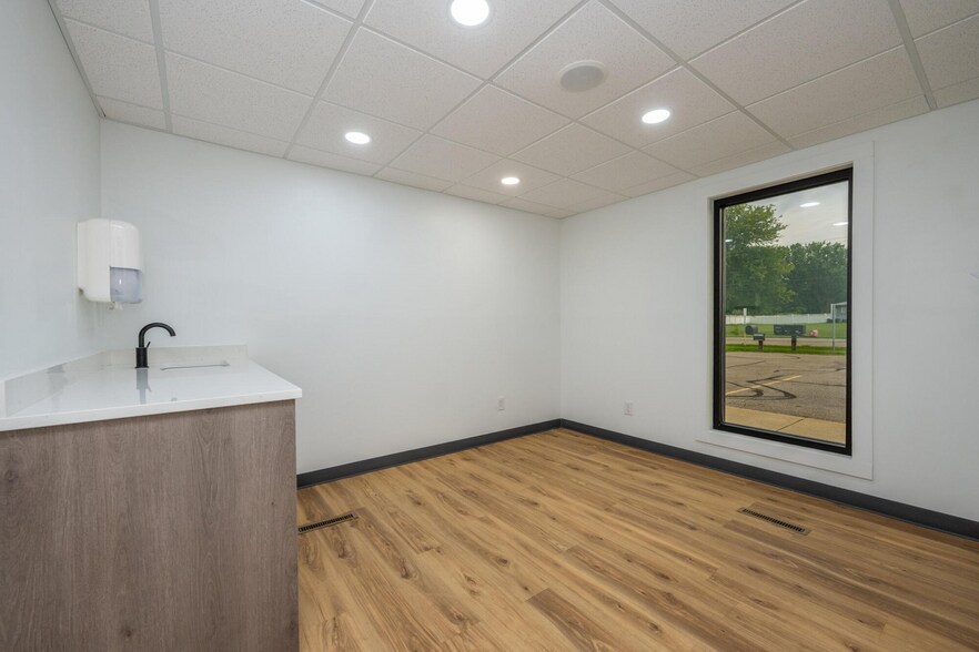 More Photos Of 3830-3824-M-139 Saint Joseph, MI 49085, Saint Joseph Medical For Sale