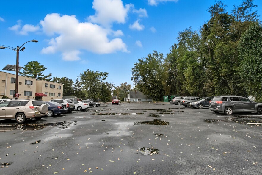 More Photos Of 279 S Black Horse Pike, Mount Ephraim Apartments For Sale