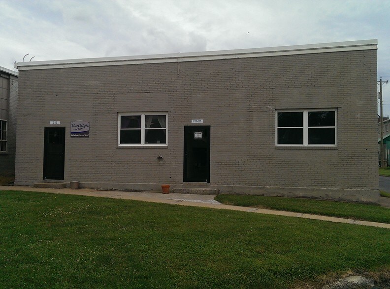 More Photos Of 200 W 12th St, Waynesboro Unknown For Lease