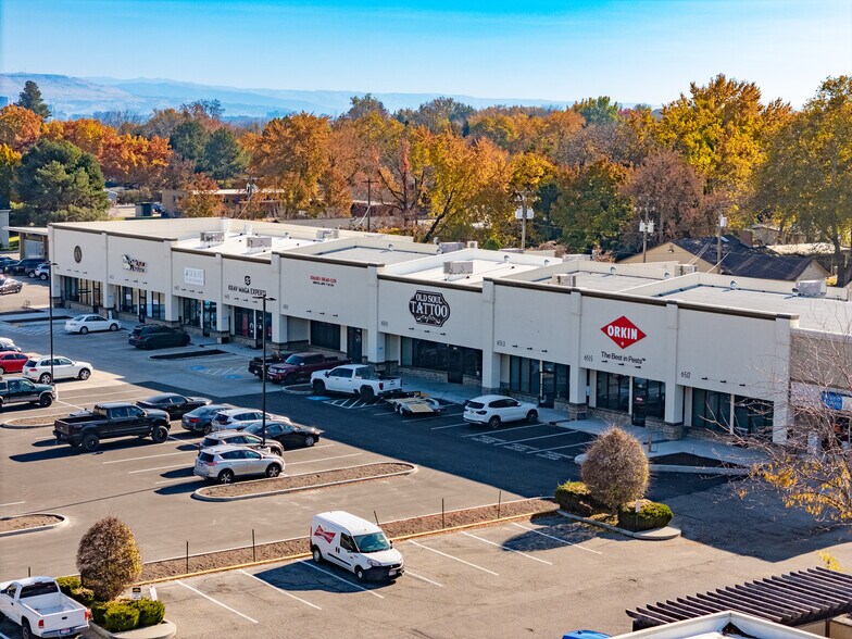 More Photos Of 6421-6517 W Ustick Rd, Boise Freestanding For Lease