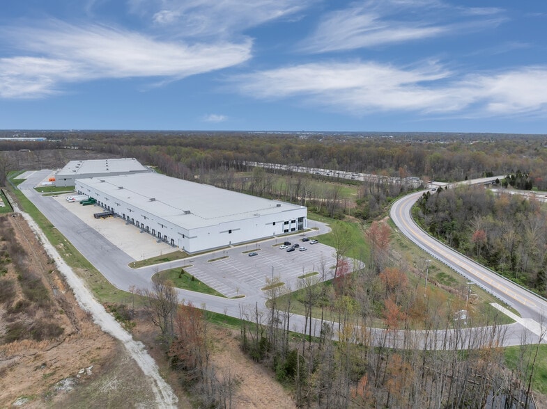 More Photos Of 3195 South Park Rd, Louisville Warehouse For Lease