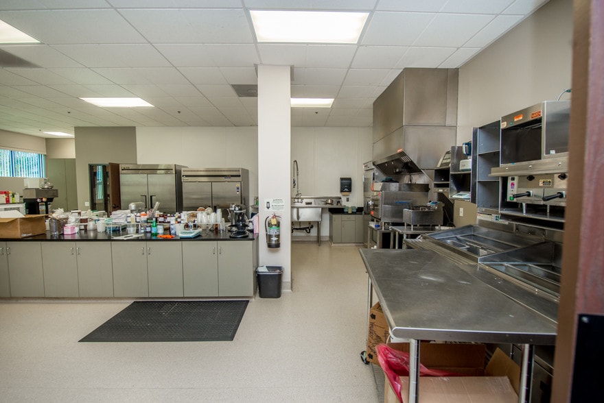 More Photos Of 537 Queensland Cir, Corona Loft Creative Space For Sale