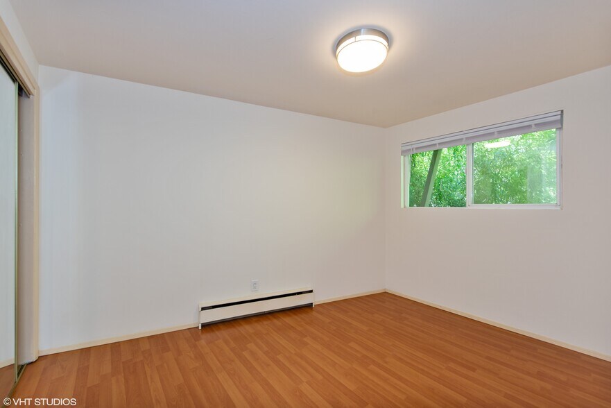 More Photos Of 4735 Ravenna Ave NE, Seattle Apartments For Sale