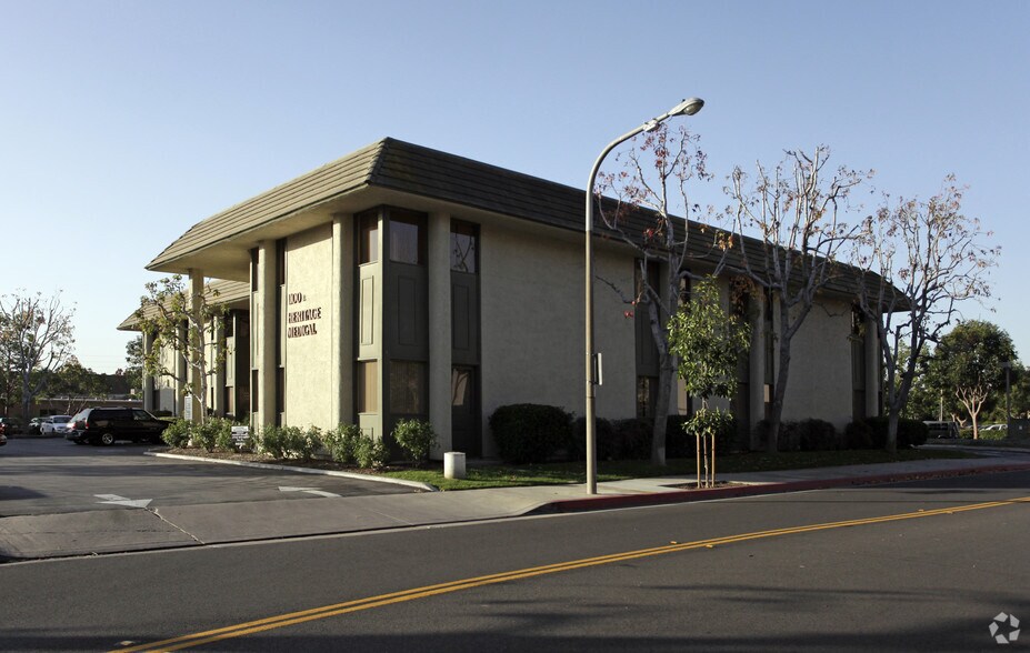Primary Photo Of 1100 N Tustin Ave, Santa Ana Medical For Lease
