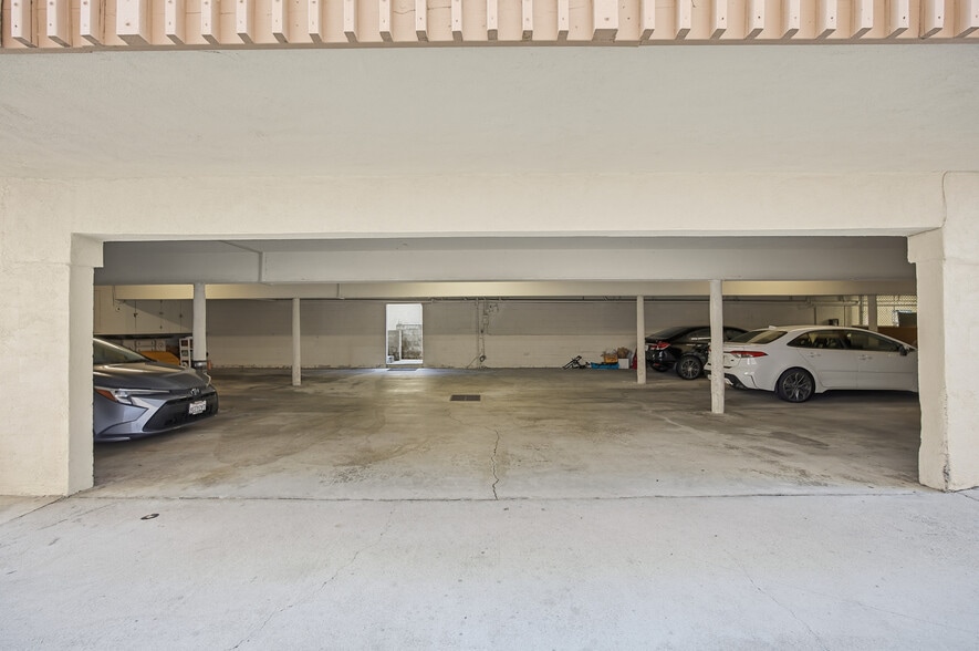 More Photos Of 2121 Pacific Coast Hwy, Hermosa Beach Apartments For Sale