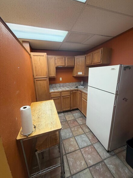 More Photos Of 11911-11913 Warfield St, San Antonio Warehouse For Sale