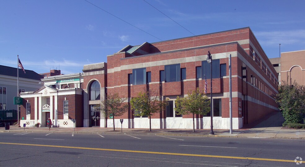 More Photos Of 225-243 Main St, Middletown Office For Lease