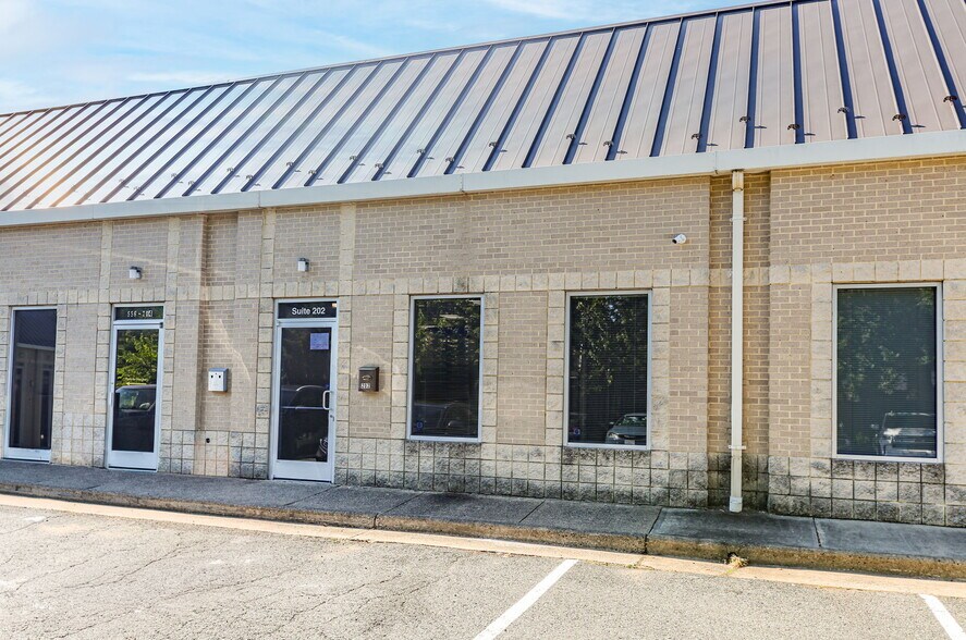 More Photos Of 556 Garrisonville Rd, Stafford Freestanding For Lease
