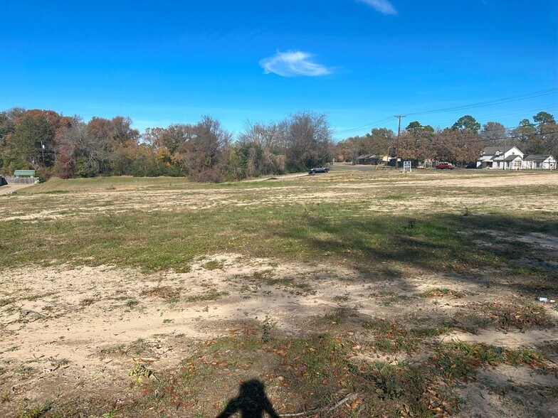 More Photos Of 3020 W Gentry Pky, Tyler Land For Sale