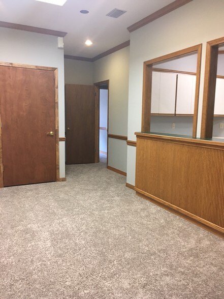 More Photos Of 6160 N Davis Hwy, Pensacola Office For Sale