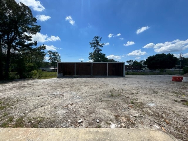 More Photos Of 3285 Associate Dr, North Charleston Light Distribution For Sale