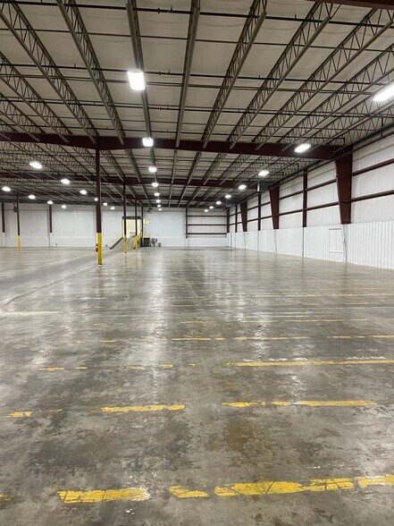 More Photos Of 27 Neil Gunn Rd, Ellisville Distribution For Lease