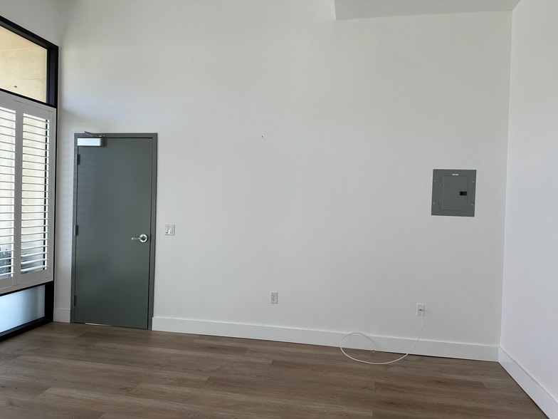 More Photos Of 607 W Dana St, Mountain View Office For Lease