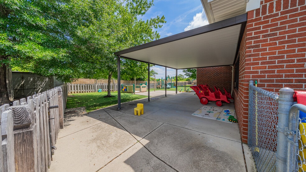 More Photos Of 1004 Old Plank Rd, High Point Daycare Center For Sale