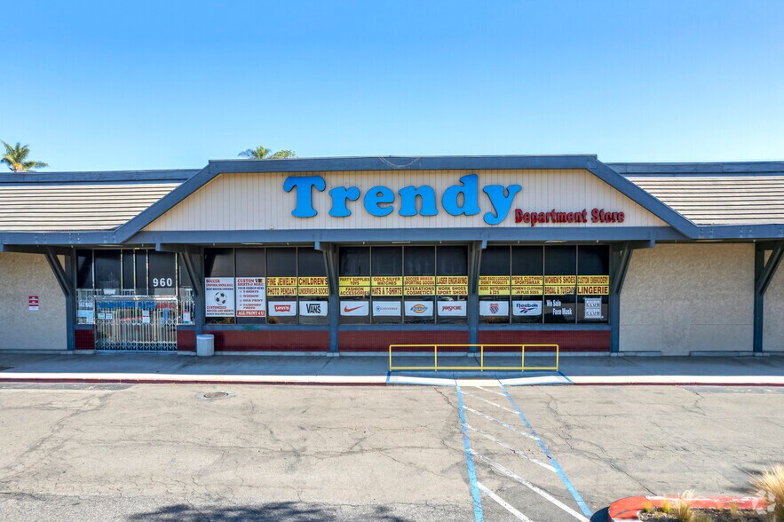 More Photos Of 960 S Santa Fe Ave, Vista Storefront For Sale