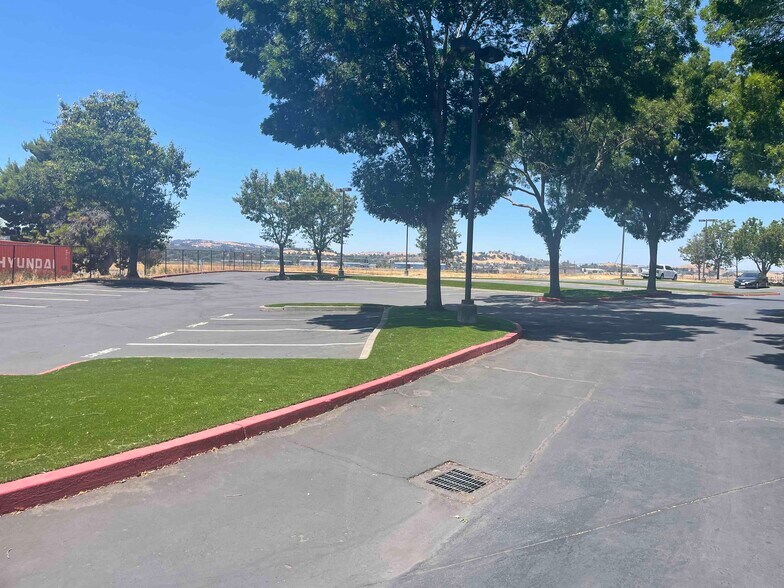 More Photos Of 2655 Stanwell Dr, Concord Office For Lease