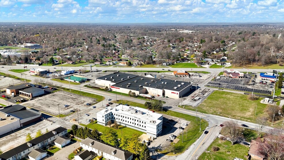 More Photos Of 7565 US Highway 31 S, Indianapolis Storefront For Lease