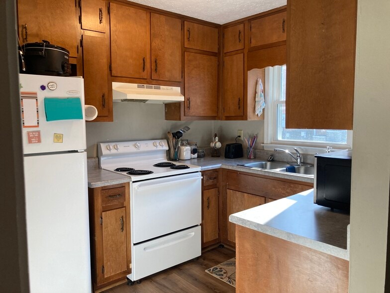 More Photos Of 711 E Howell St, Hartwell Apartments For Sale
