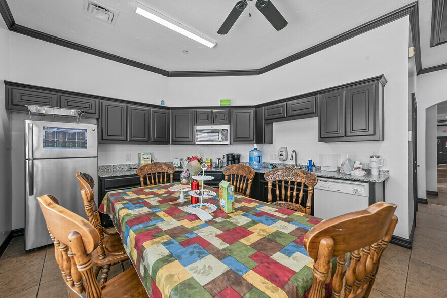 More Photos Of 1651 Justin Rd, Flower Mound Medical For Sale