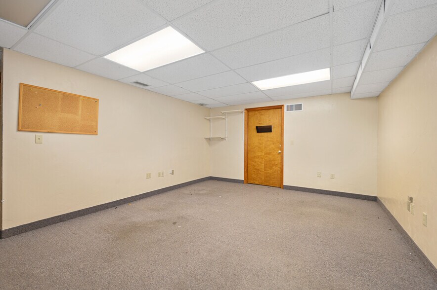More Photos Of 3 Sunshine Blvd, Ormond Beach Manufacturing For Lease