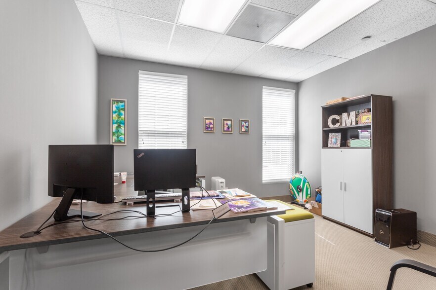 More Photos Of 17734 Preston Rd, Dallas Office For Sale