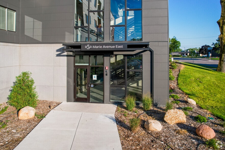 More Photos Of 252 Marie Ave E, West Saint Paul Apartments For Lease