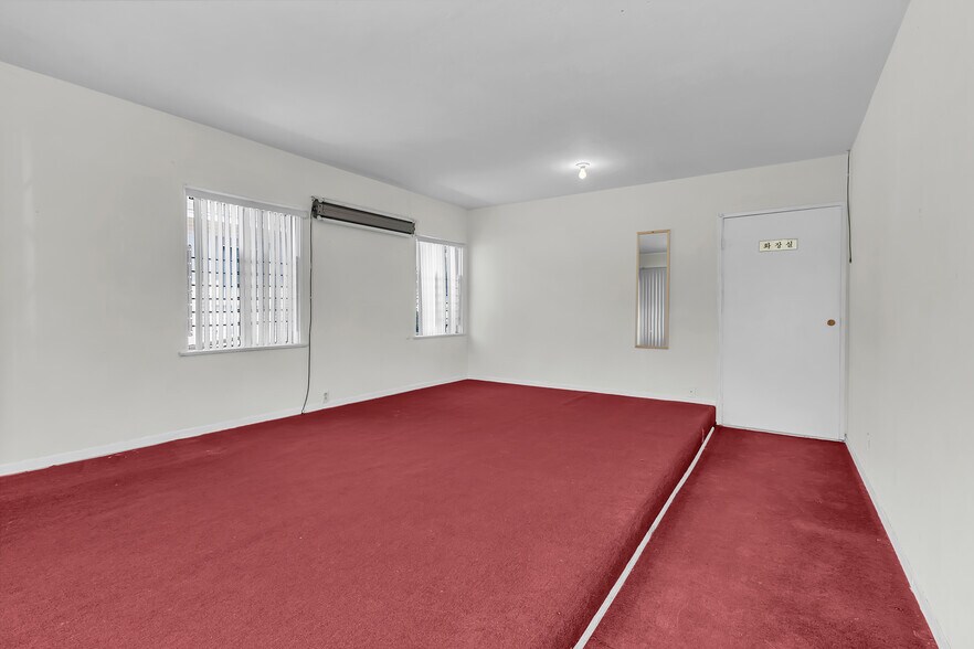 More Photos Of 9707 Flower St, Bellflower Religious Facility For Lease