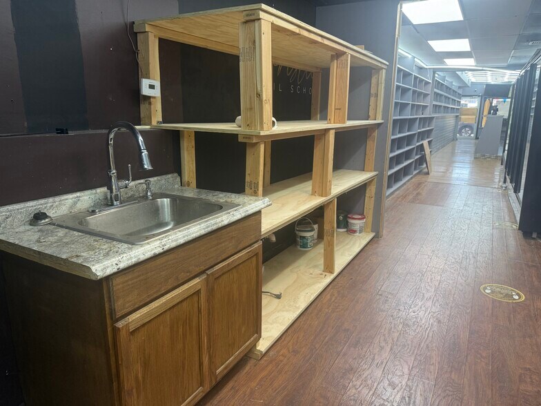More Photos Of 187-191 Broadway, Amityville Storefront For Lease