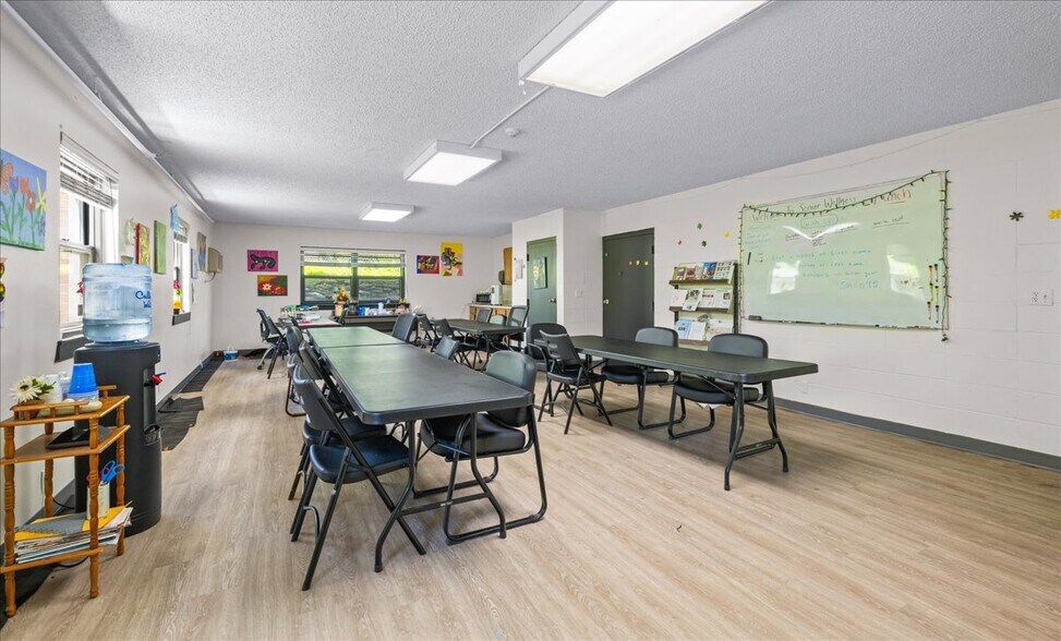 More Photos Of 2406 Fowler Ave, Omaha Office For Sale