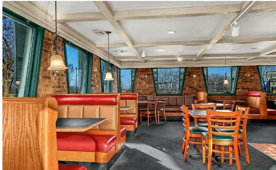 More Photos Of 2212 Rose St, La Crosse Restaurant For Sale