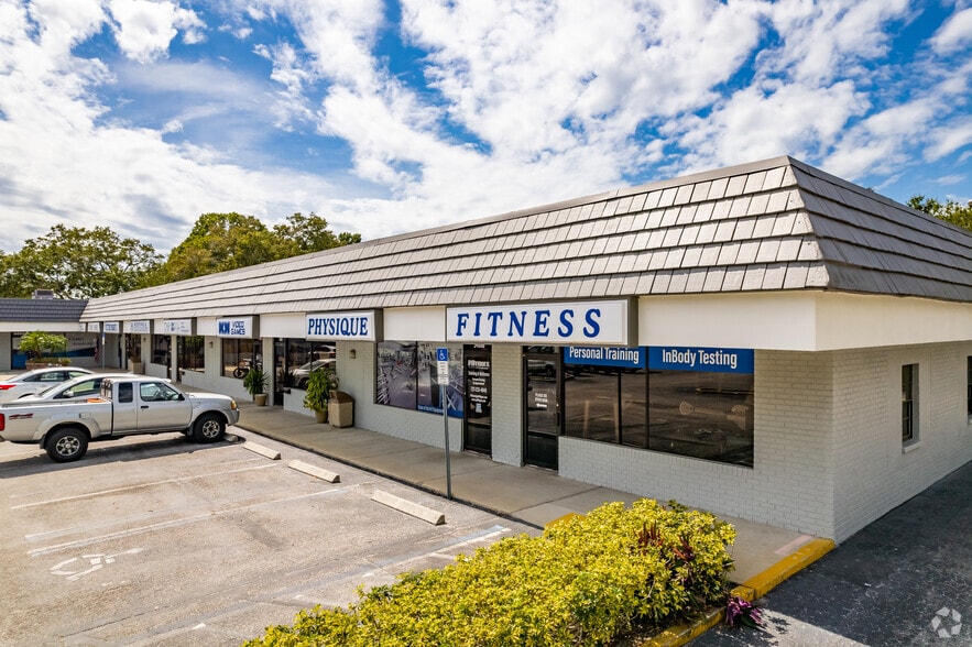 More Photos Of 34010-34088 US Highway 19 N, Palm Harbor Storefront Retail Office For Lease