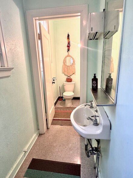 More Photos Of 2030 Glendale Blvd, Los Angeles Religious Facility For Sale