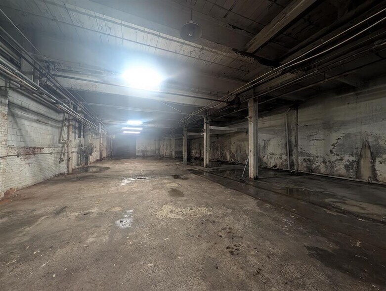 More Photos Of 91 Main St, Claremont Self Storage For Sale