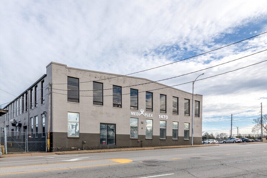 More Photos Of 1470 S Vandeventer Ave, Saint Louis Loft Creative Space For Sale