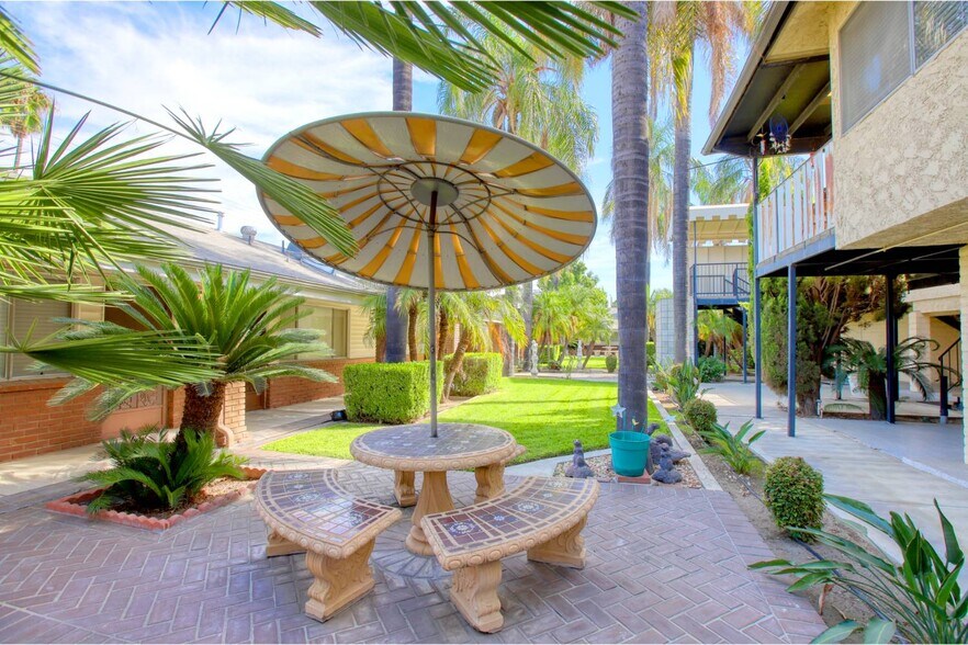 More Photos Of 145 W Grove St, Rialto Apartments For Sale