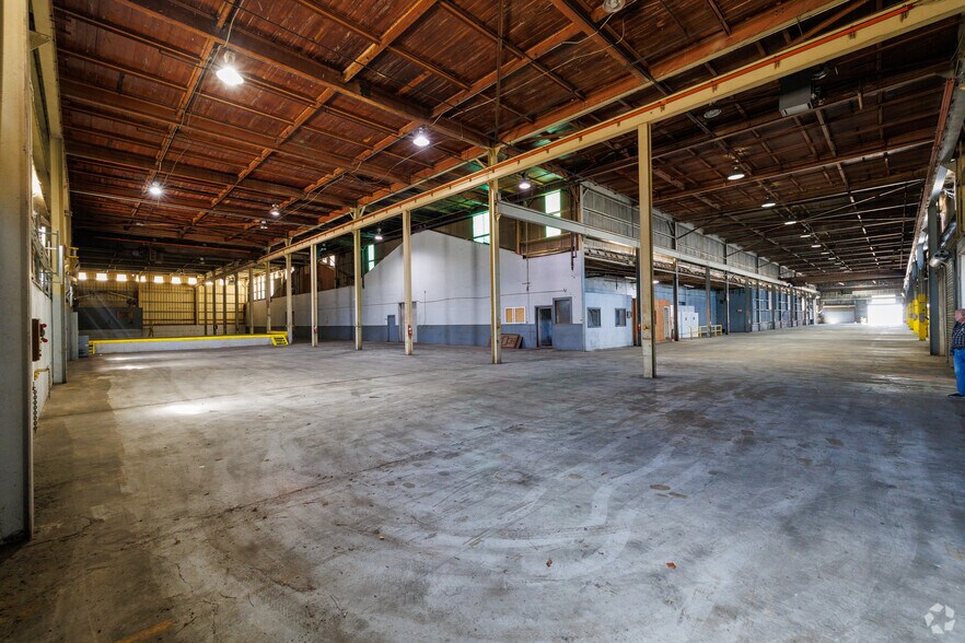 More Photos Of 119 Anderson Ct, Dothan Warehouse For Lease