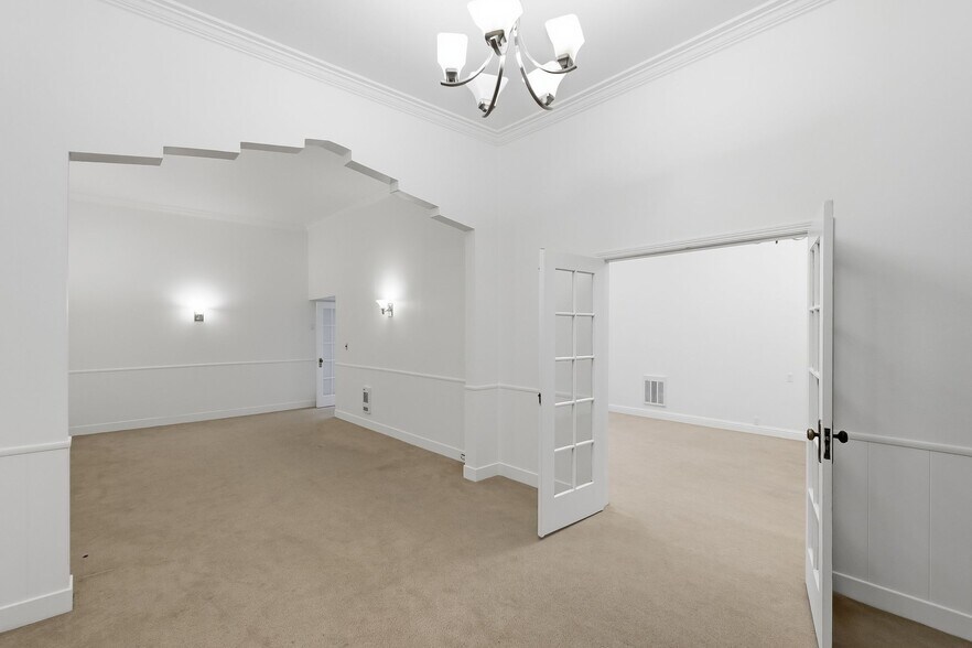 More Photos Of 645 Kelly Ave, Half Moon Bay Funeral Home For Sale