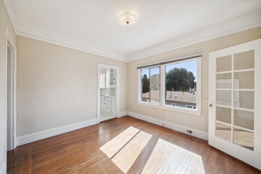 More Photos Of 309 63rd St, Oakland Apartments For Sale