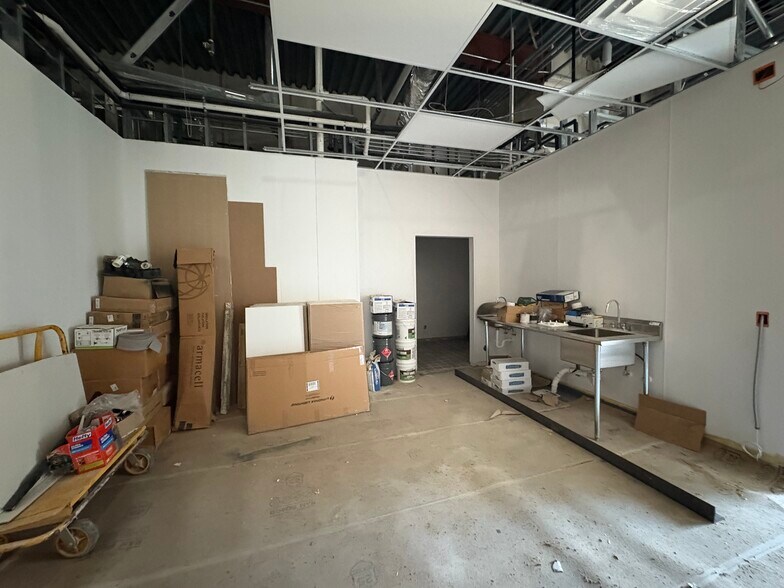 More Photos Of 4250 Tpc Pky, San Antonio Storefront For Lease