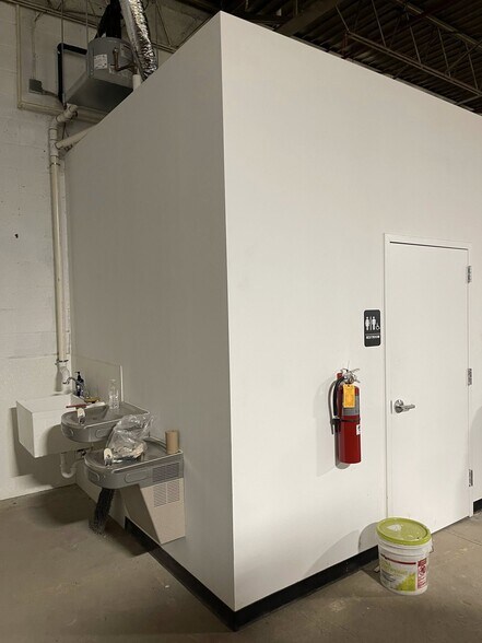 More Photos Of 1341 Hughes Ford Rd, Frederick Light Manufacturing For Sale