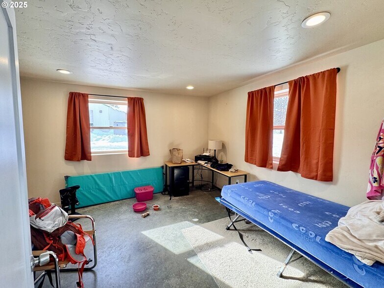 More Photos Of 38481 Sawmill Cutoff Ln, Halfway Warehouse For Sale